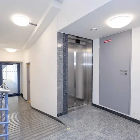 Peaceful Oldtown Free Parking 2-bedroom Apartment