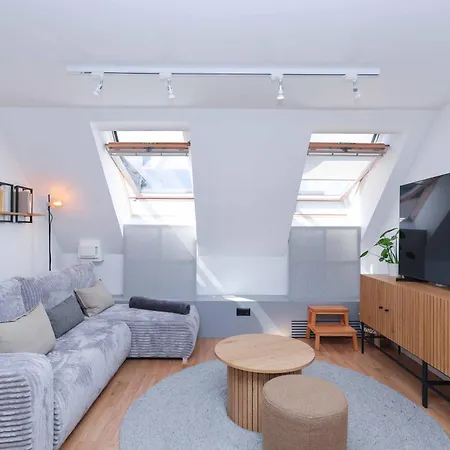 Peaceful Oldtown Free Parking 2-bedroom Bratislava