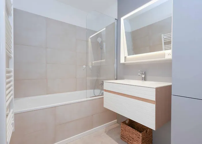 Peaceful Oldtown Free Parking 2-bedroom Apartament