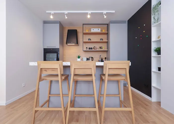 Peaceful Oldtown Free Parking 2-bedroom Apartament