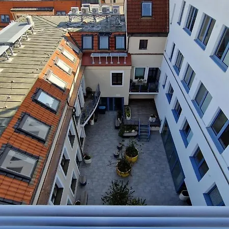 Peaceful Oldtown Free Parking 2-bedroom Bratislava